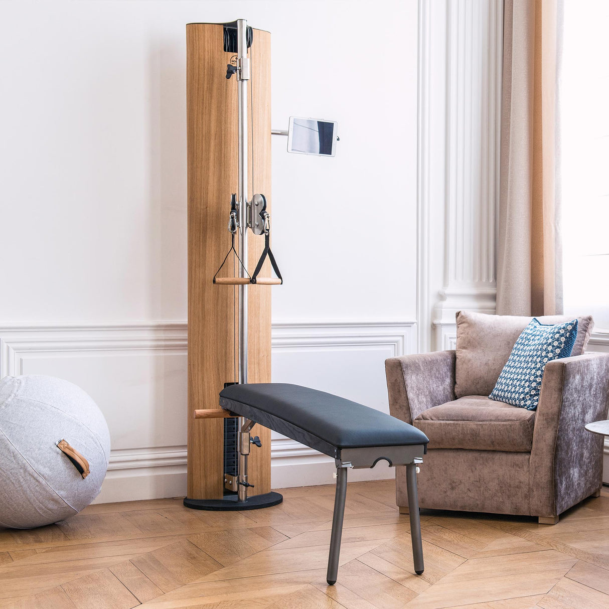 |NoHrdSlimBeamOakCableMachineInLifestyle2|