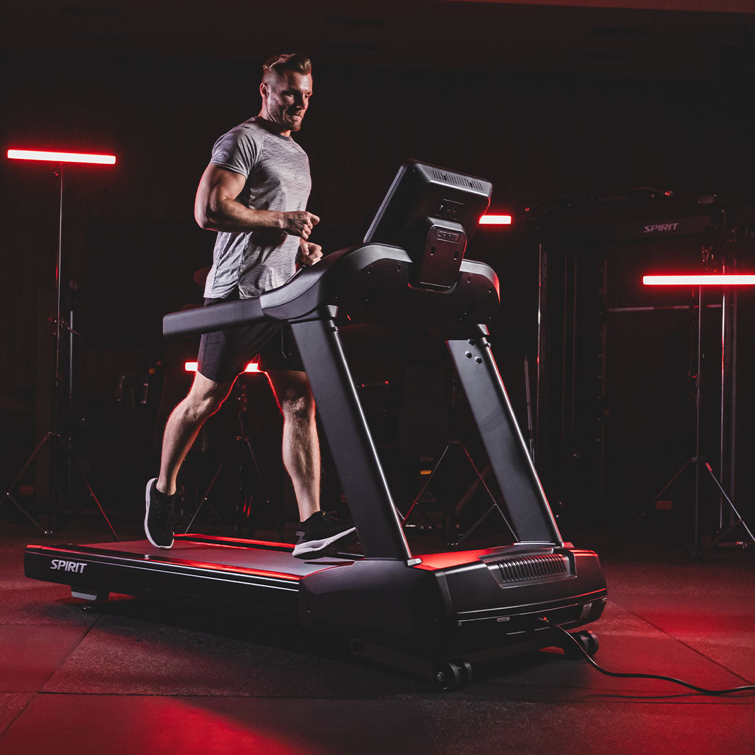 |SpiritFitnessCT800TreadmillAngled|